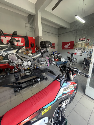 Moto Tom