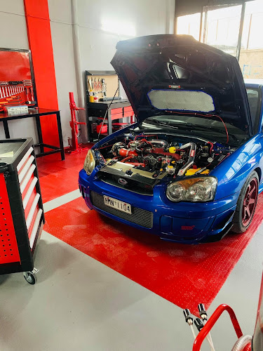 MANTHOS GARAGE