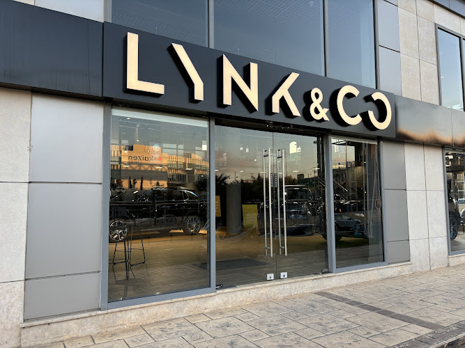 Lynk & Co space Athens