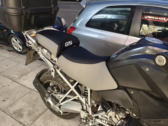 Seles Moto Dimis Ταπετσαρίες Μοτοσυκλετών Κάλτσος Δημοσθένης