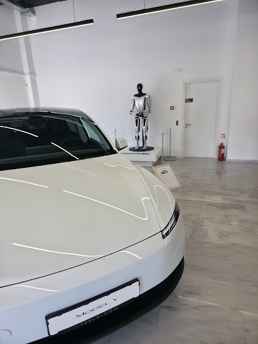 Tesla Kifisia